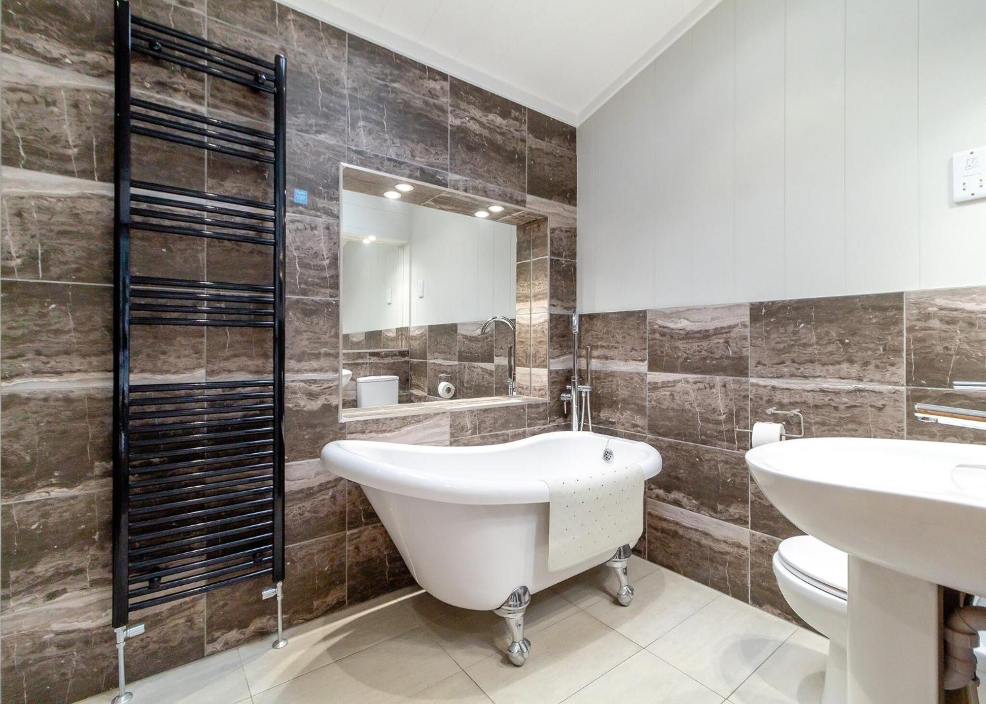 Norfolk Woods Resort And Spa Narborough  Bilik gambar